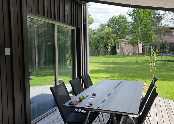 Ariana Κουρεσάαρε